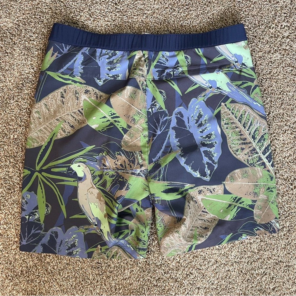 Rhone Barrier Swim Shorts Water Repellent Tropical Parrot Leaf Men’s Size Medium - Picture 2 of 6